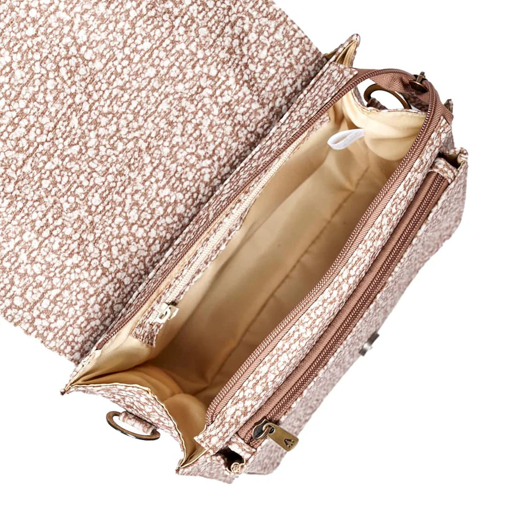 Bolso espacioso mediano  - Lola