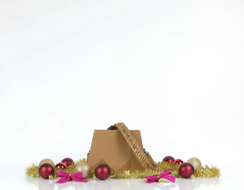 Cartera mini con correa bordada - Francia Sencilla EE