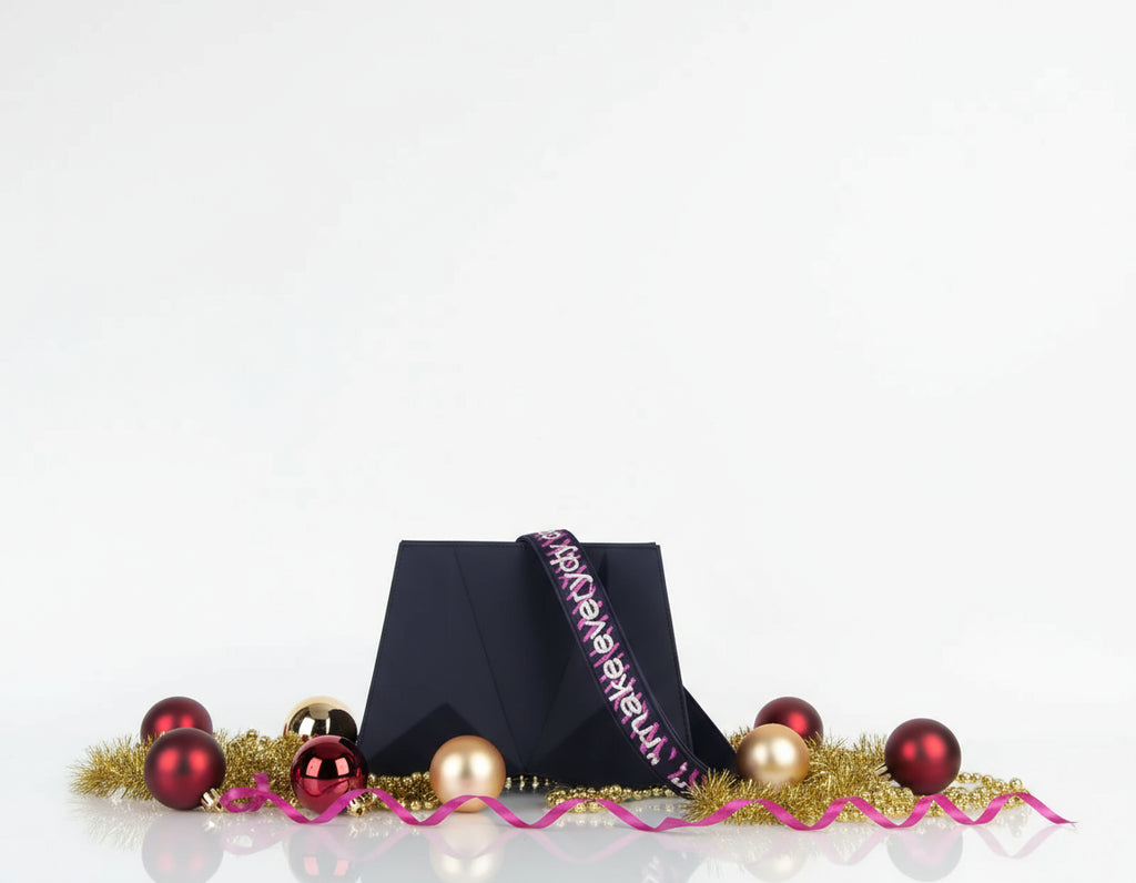 Cartera mini con correa bordada - Francia Sencilla EE